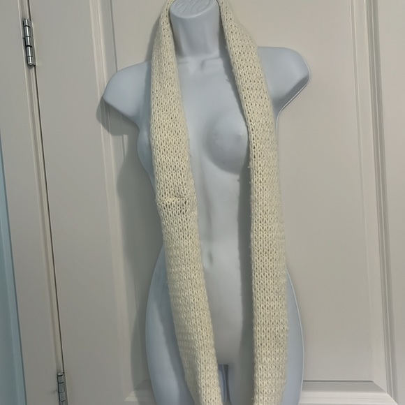 Hollister ifinity scarf - Picture 4 of 6
